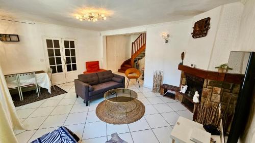 Stains Apartment | Chambre privée dans logement partagé, Marry me Paris & Stade de France