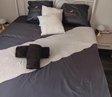 Charmes Bed & Breakfast | chambre privée dans une maison familiale