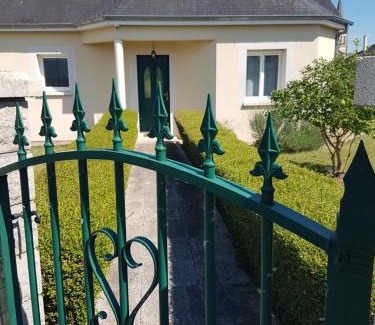 Vernantes House | Chambre privée des 2 Clochers