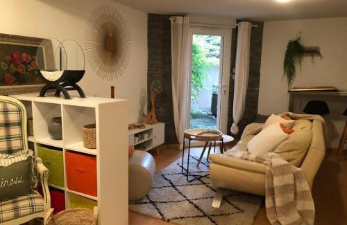 Mirefleurs House | Chambre privée MIREFLEURS