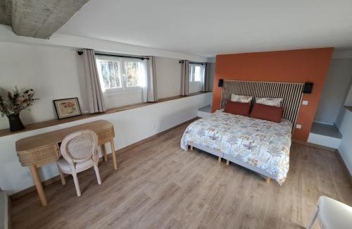 La Celle-sous-Gouzon House | Chambre spacieuse vue sur le Ventoux