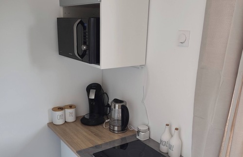 Menilles Apartment | Chambre Spacieuse Dans une Maison de Plain Pied