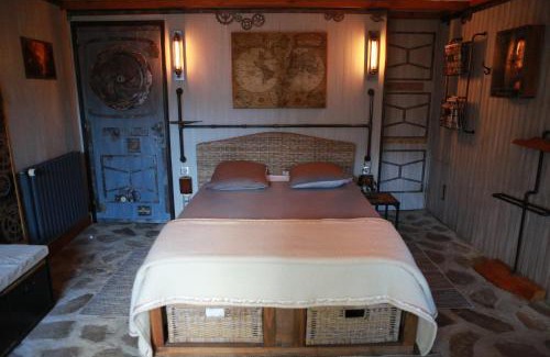 Saint-Beauzire Bed & Breakfast | Chambre Steampunk Jules Vernes