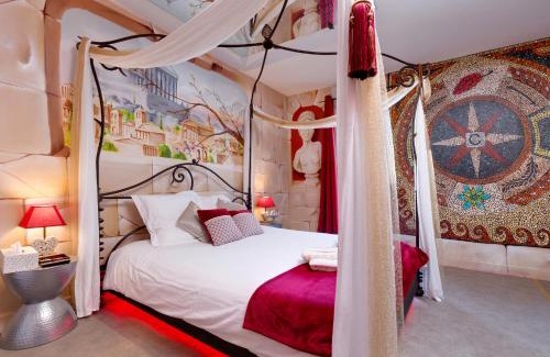 Republique Hotel | Chambre VENUS avec Jacuzzi privatif