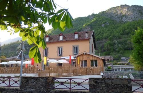 Auzat Bed & Breakfast | Chambre Verdaguere