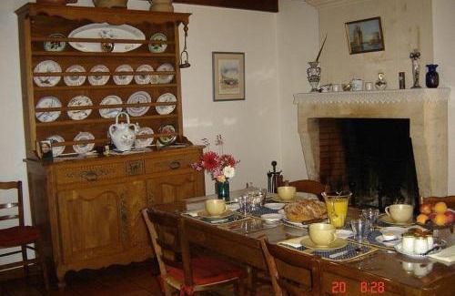Saint-Porchaire Bed & Breakfast | Chambres d'Hôtes Domaine Le Fragnaud