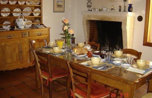 Saint-Porchaire Bed & Breakfast | Chambres d'Hôtes Domaine Le Fragnaud