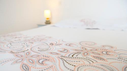 Buzeins Bed & Breakfast | Chambres d'hôtes Entre Dolmens et Fontaines