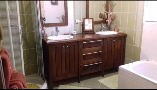 Livron-sur-Drome Bed & Breakfast | Chambres dans villa avec vue magnifique