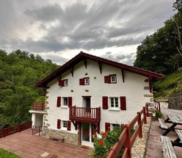 Saint-Etienne-de-Baigorry Bed & Breakfast | Chambres d'Hôtes Agorerreka