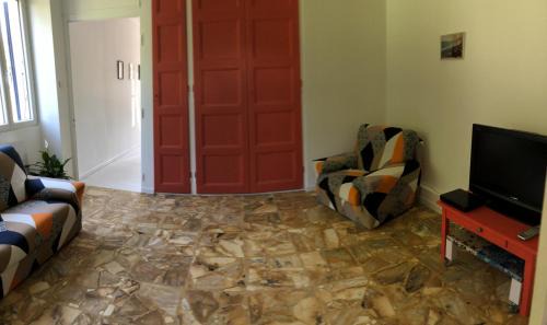 Vulbens House | Chambres individuelles avec partie commune ou logement entier si disponible Via Rhôna