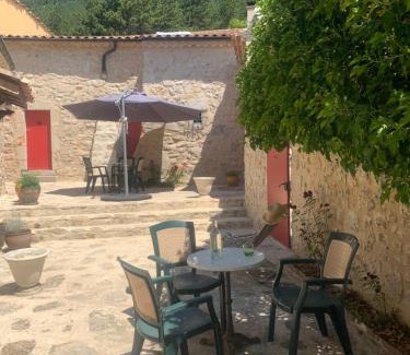 Pennes-le Sec Bed & Breakfast | Chambres privées - Maison d hôtes Piot - Pennes-Le-Sec Drôme