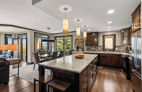 Snowmass Village Resort | Chamonix Condominiums by Frias