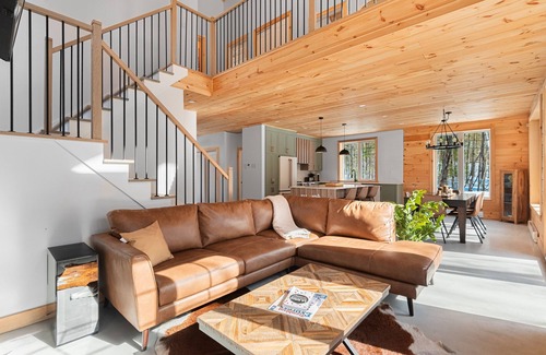 Amherst Ski Chalet | Chamonix Kanata Tremblant 140 Pavillon-Kanata