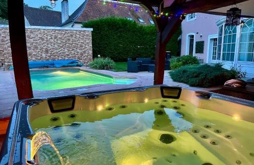 Saint-Martin-d'Ablois House | Champagne Therapy Demeure de charme avec piscine et SPA - 7 chambres