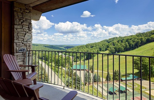 Seven Springs Apartment | Champion Hotel | Executive Room + Tower Side
