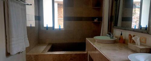 Caleta Bed & Breakfast | Chandramani Sunset View