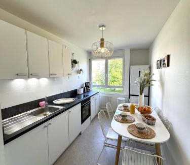 Quartier Le Blosne Apartment | Chantilly