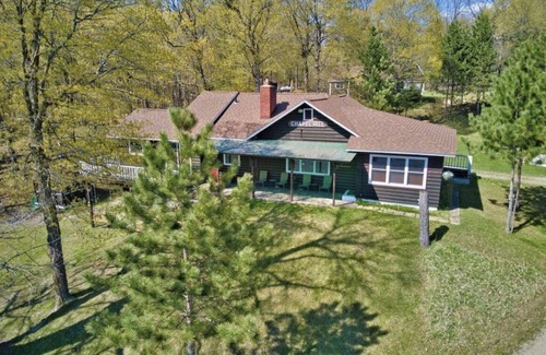 Oslund House | Chapel Hill Resort