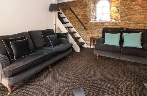 Ellerker House | CHAPEL HOUSE, pet friendly, character holiday cottage in South Cave