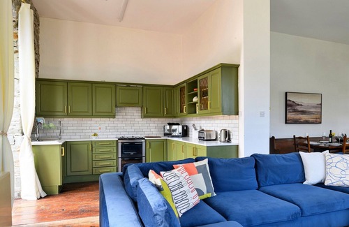 Dinas Mawddwy House | Chapel in Snowdonia with Hot Tub & Games Room