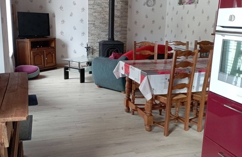Saint-Sauves-d'Auvergne House | Character house in the Massif du Sancy