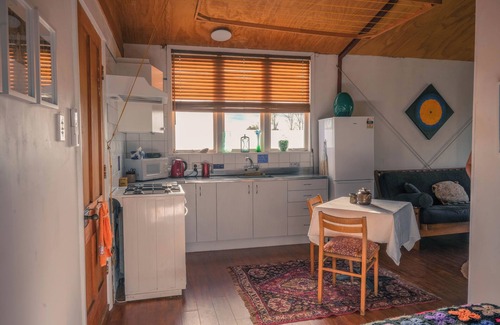 Te Aroha Cottage | Character cottage. Walking distance to mountain and town. Private with spa.