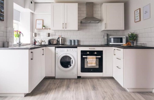 Buxton House | Character Cottage with country charm