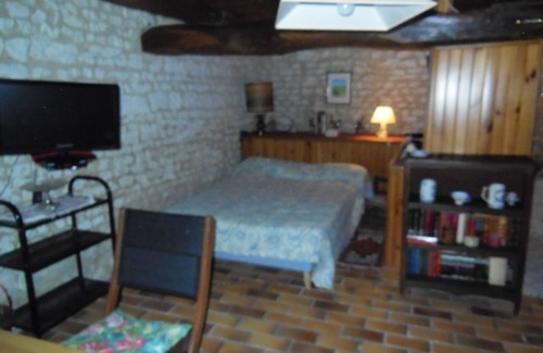 Celles Bed & Breakfast | Character room for rent mini 2 nights