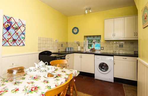 Ross-on-Wye Cottage | Characterful Stone Cottage with lovely views over the Surrounding Countryside
