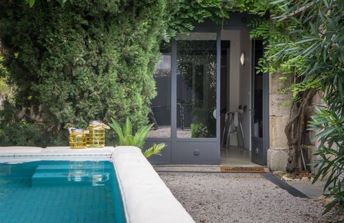 Roujan Villa | Characterful Vigneron centre Village close to vineyards Pezenas & beaches