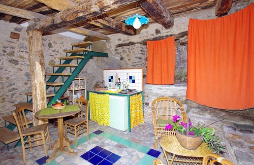 Belmonte Calabro House | Characteristic house in Belmonte Calabro, Medieval village, Ecotourism, Tradition