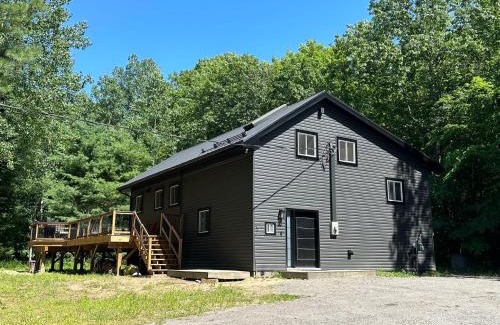 Gravenhurst House | Charcoal Tree House