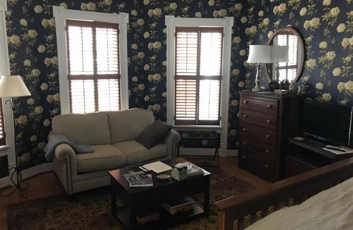 South Boston Bed & Breakfast | Charles Bass House Bed & Breakfast