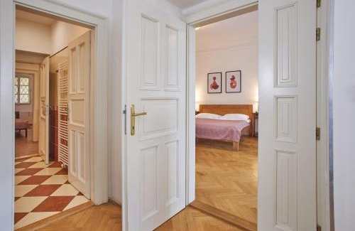 Mala Strana Apartment | Charles Bridge Apartments