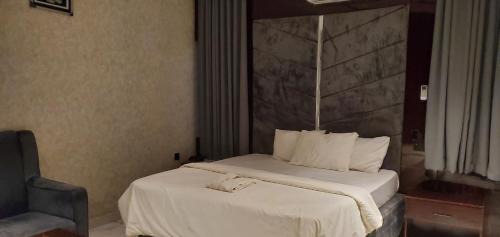 Abakaliki Hotel | Charles Stainless Hotel