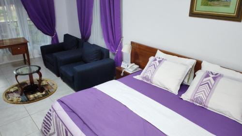 Ampenyi Hotel | Charlestina Beach Resort