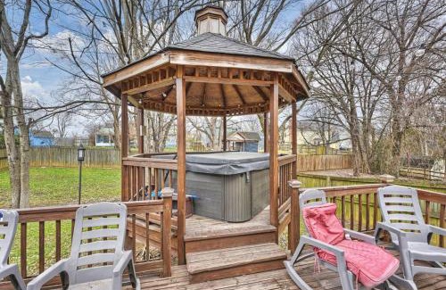Charlotte House | Charlotte 4BR Cozy Retreat