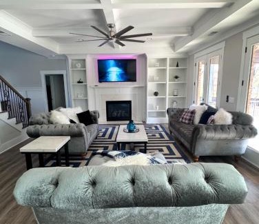 Charlotte House | Charlotte Acres Retreat