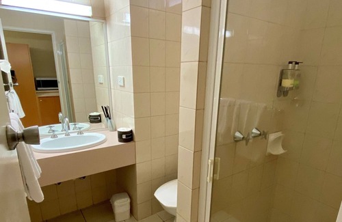 Traralgon Apartment | Charm and private, fully furnished suite for rent.