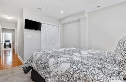 Downtown Baltimore House | Charm City Homestay in Washington Village