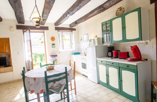 Saint-Pantaly-d'Ans Cottage | Charming Cottage with Garden in Auvézère Valley - Near Périgueux & Lascaux