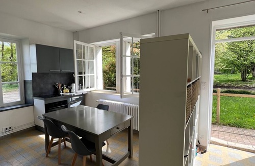 Saint-Lubin-en-Vergonnois Cottage | Charming cottage located in the park of a 17th century castle