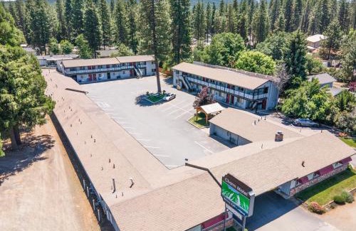 Burney Hotel | Charm Motel & Suites