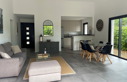 Chateauneuf-Grasse Villa | Charm, nature and calm