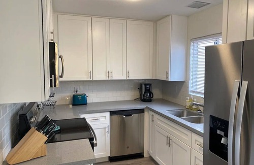 Litchfield Park House | Charm of Old Litchfield- No Chores!