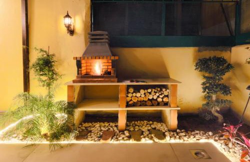Sodeco Apartment | Charm Vintage Achrafieh Apt with Garden Pizza Oven BBQ Hottub