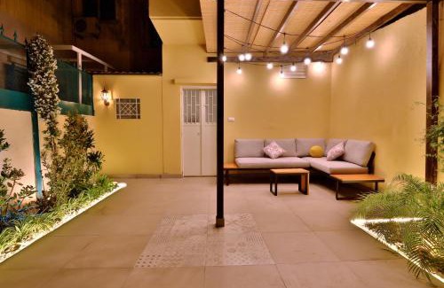 Sodeco Apartment | Charm Vintage Achrafieh Apt with Garden Pizza Oven BBQ Hottub