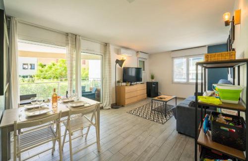 Golfe Juan Apartment | Charmant 2p, piscine, clim, à 5 min de la plage