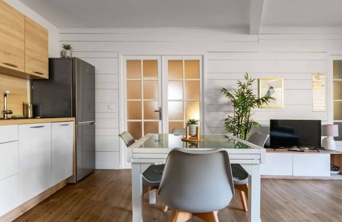 Quartier de France Apartment | Charmant 3 pièces centre refait à neuf avec jardin